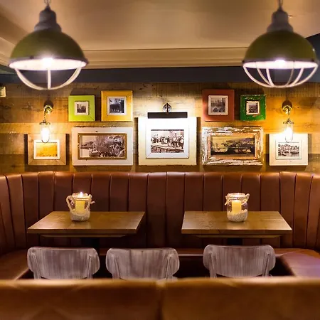 The Old Custom House 4*