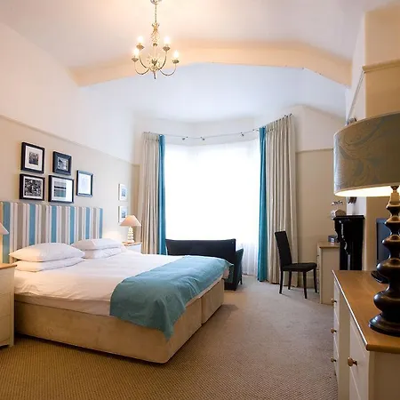 The Old Custom House 4*