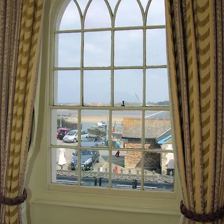 The Old Custom House فندق