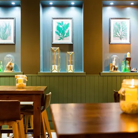 The Old Custom House 4* Padstow