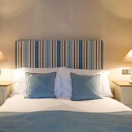 The Old Custom House 4* Padstow
