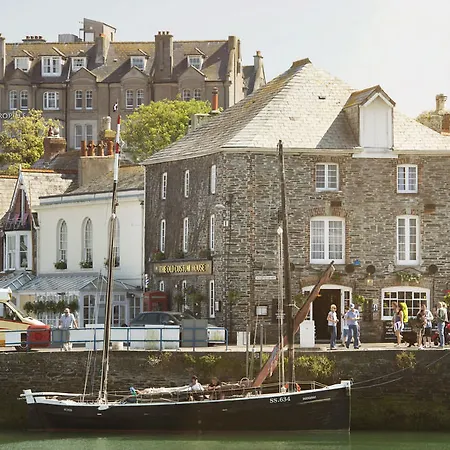 The Old Custom House 4*